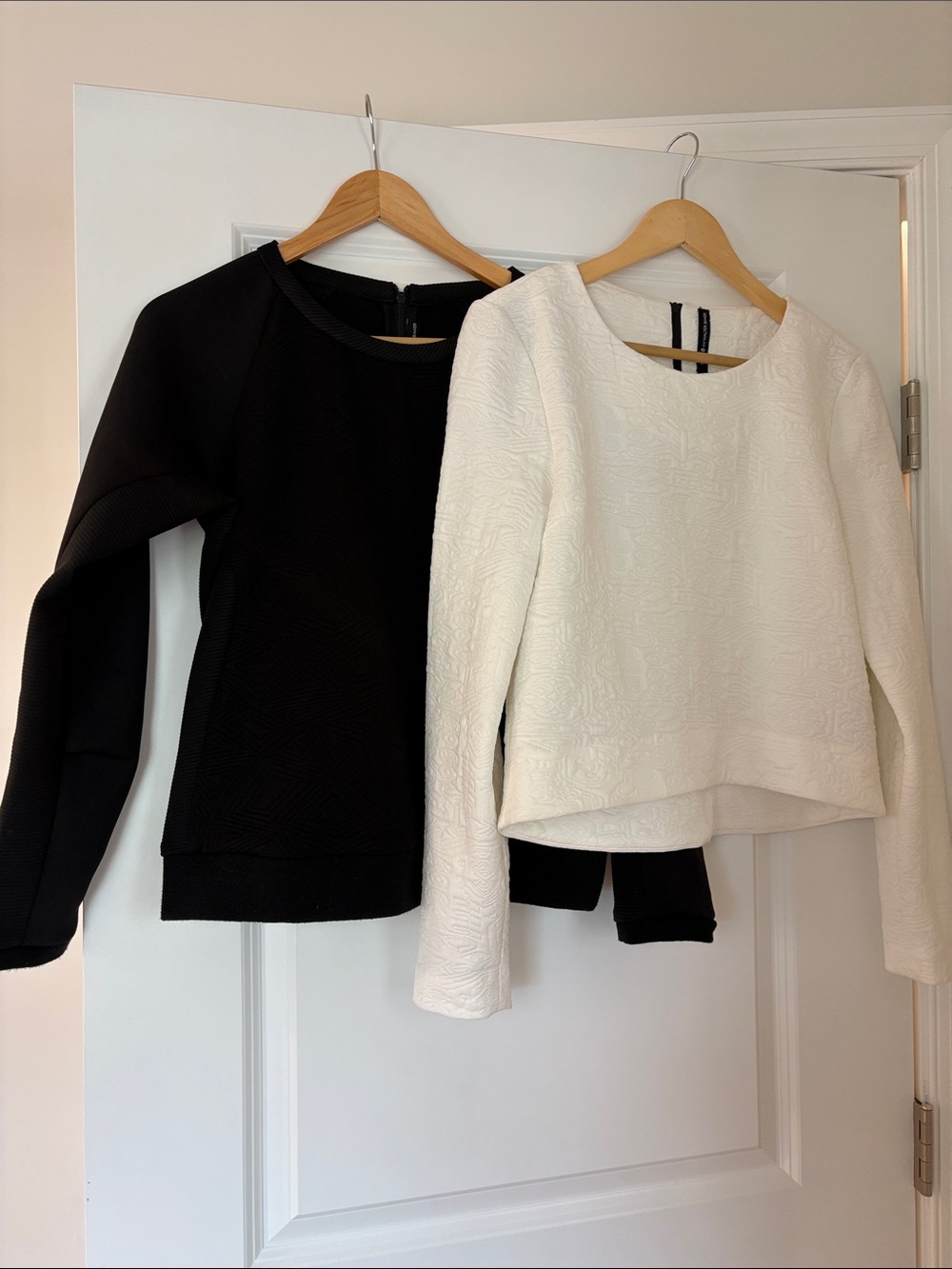 Walter Baker Black and White Textured Crewneck Sweater Tops